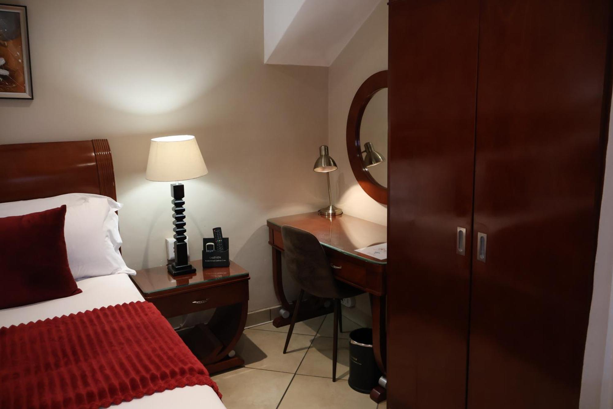 Lakeview Boutique Hotel & Conference Center Бенони Экстерьер фото
