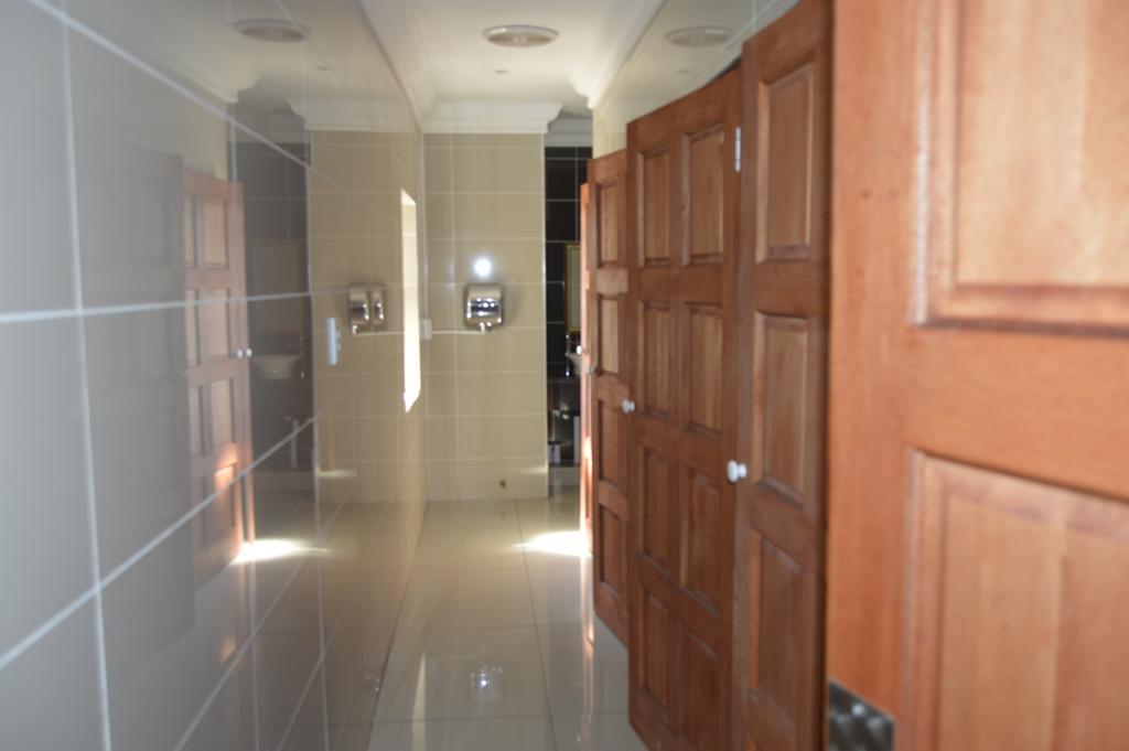 Lakeview Boutique Hotel & Conference Center Бенони Экстерьер фото